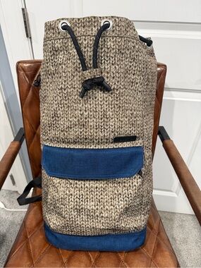 Burton Knit-Style Drawstring Backpack in Brown & Blue